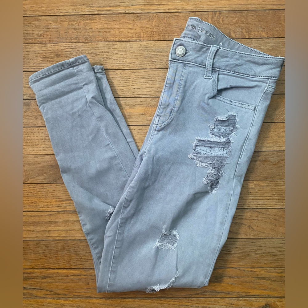 American Eagle distressed Jegging